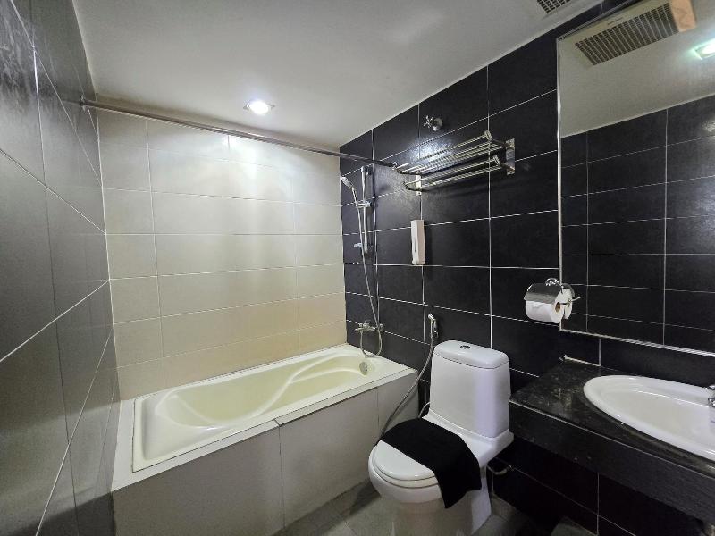Fast Hotel Melaka By Zuzu image