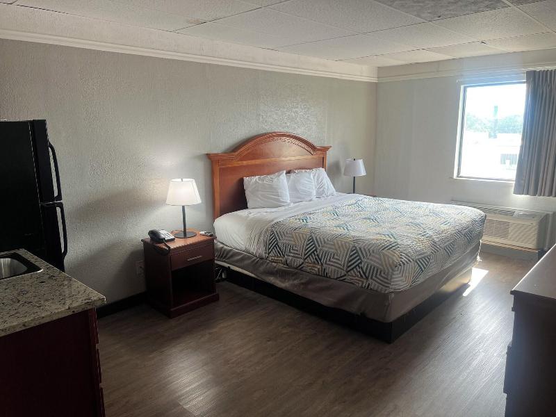 Double Queen Suite with Kitchenette