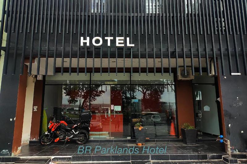 Br Parklands Hotel By Zuzu