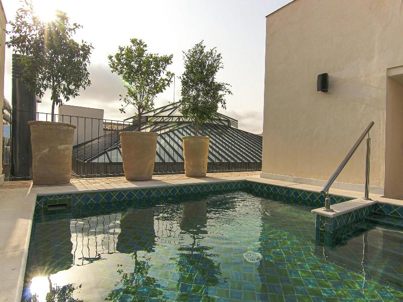 Cristine Bedfor Guest Houses Sevilla image