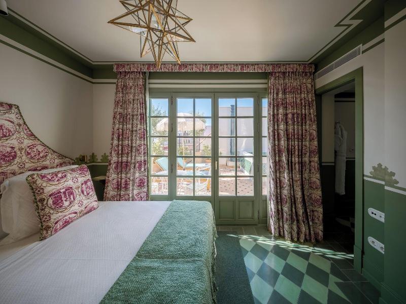 Cristine Bedfor Guest Houses Sevilla image