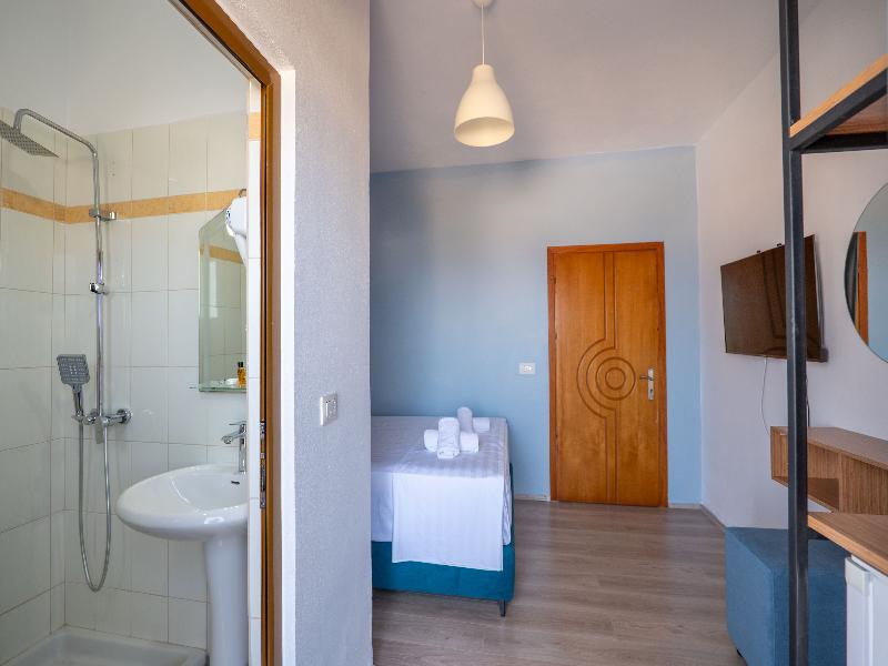 Sunny Hotel image