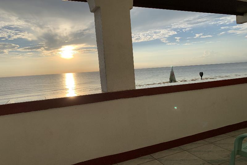 Monaliza Surf Resort By Zuzu image