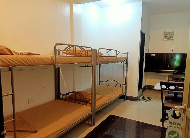 Hotel Villarte Fort Pampanga By Zuzu image