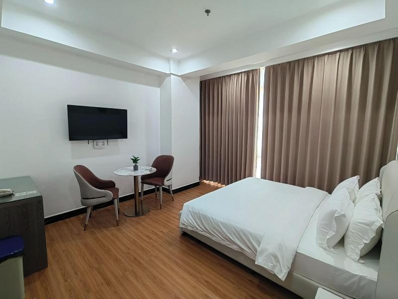 Mactan Grand Golden Hotel near Airport By Zuzu image