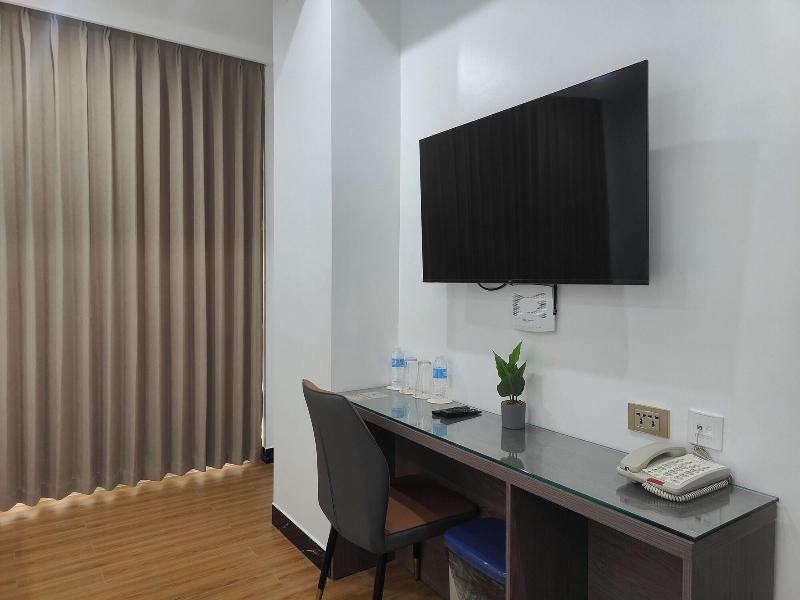 Mactan Grand Golden Hotel near Airport By Zuzu image