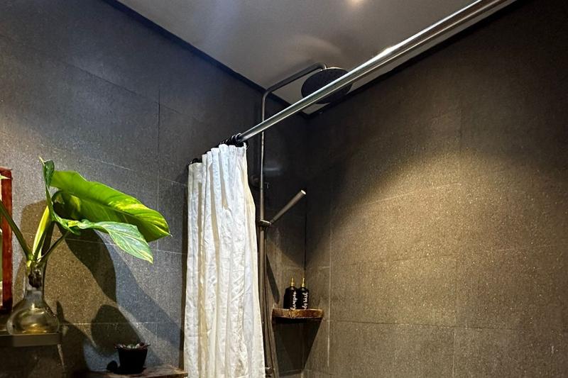 Sirom Beach House By Zuzu image