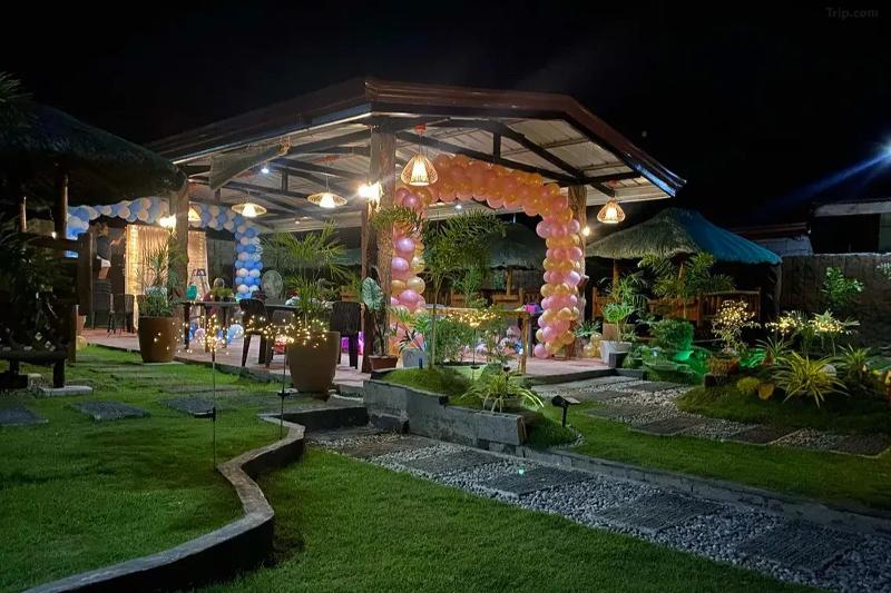 Mom Shie's Apartelle By Zuzu image