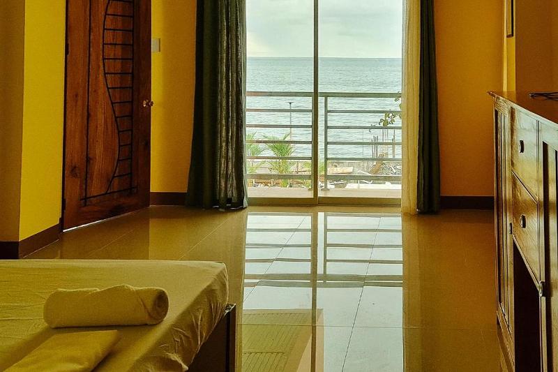 Galucksea Beach Resort By Zuzu image