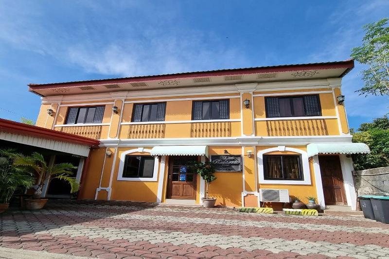 Mojica Residencia Hotel By Zuzu