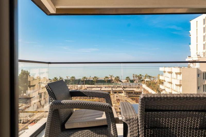 Golemi Lux Hotel