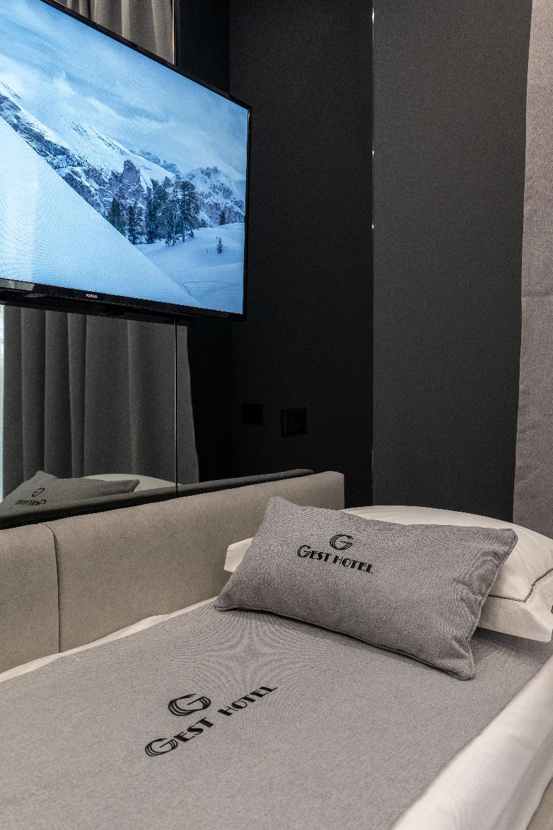 Gest Hotel image