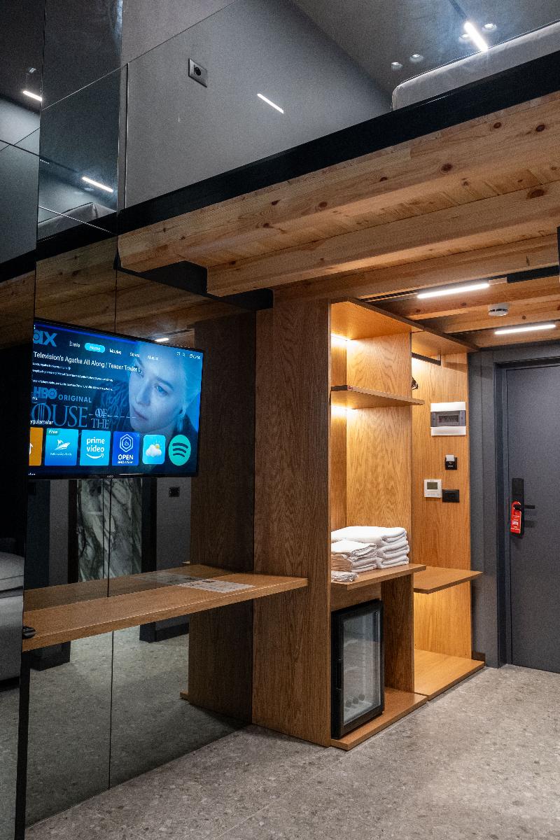 Gest Hotel image
