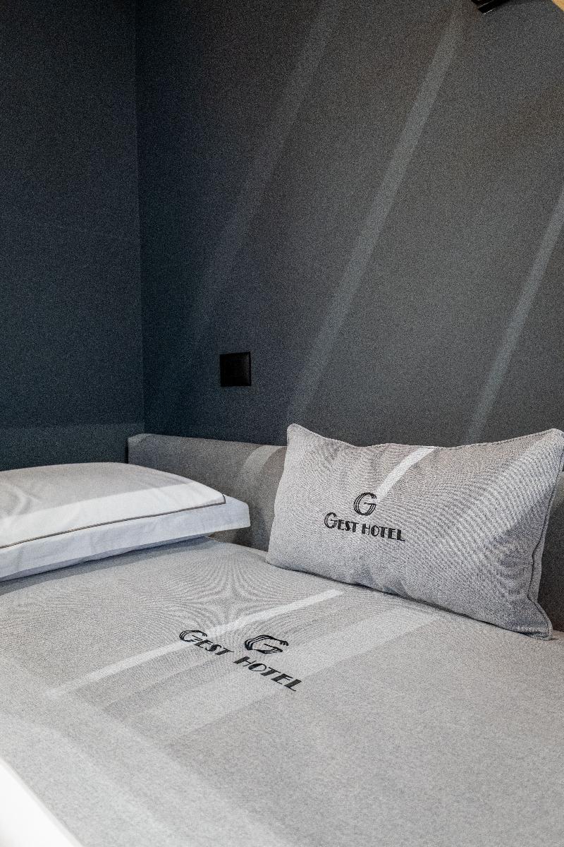 Gest Hotel image