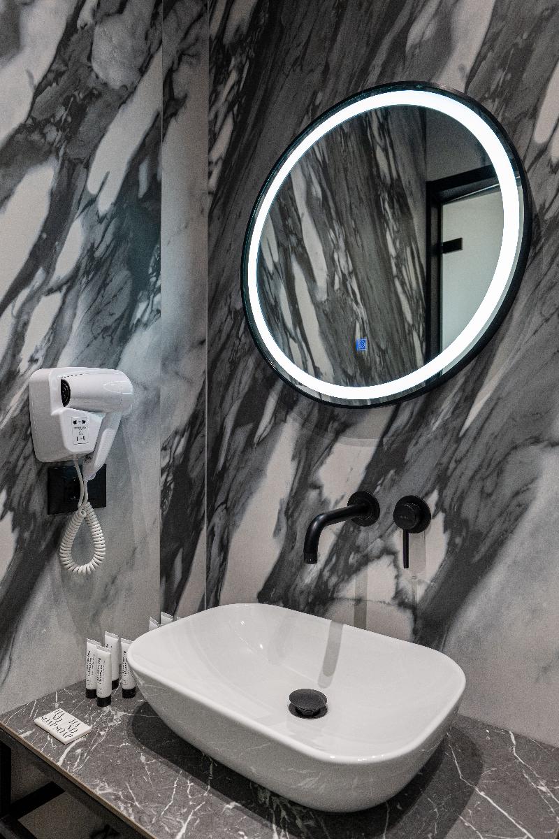 Gest Hotel image