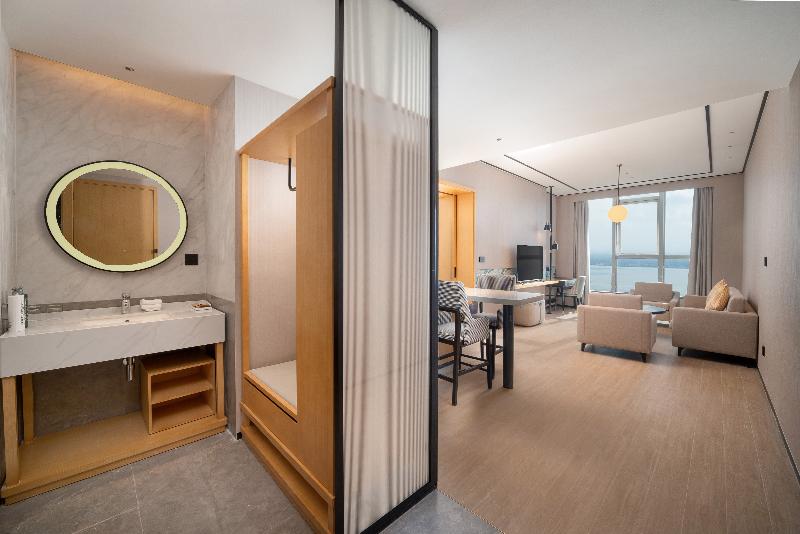 Hilton Garden Inn Danzhou Yangpu image