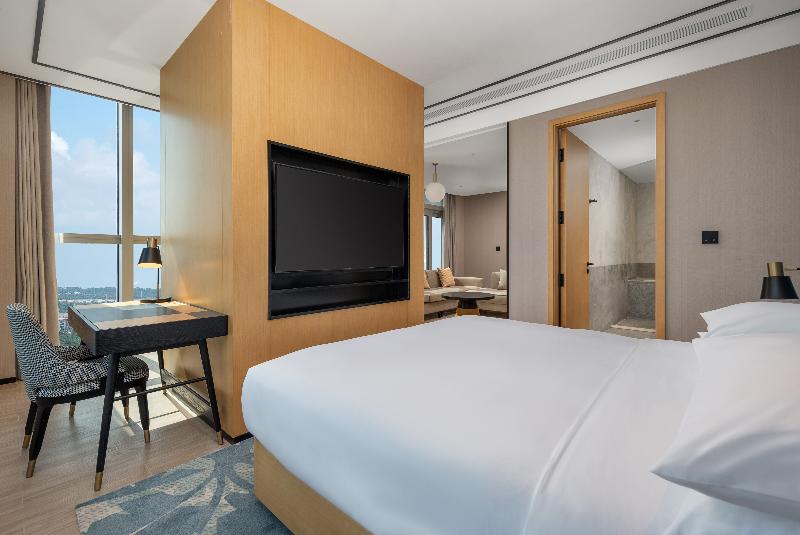 Hilton Garden Inn Danzhou Yangpu image
