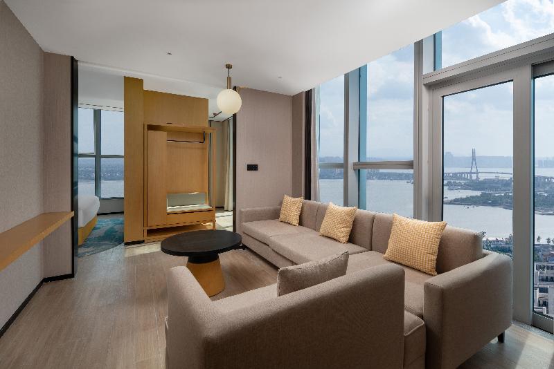 Hilton Garden Inn Danzhou Yangpu image