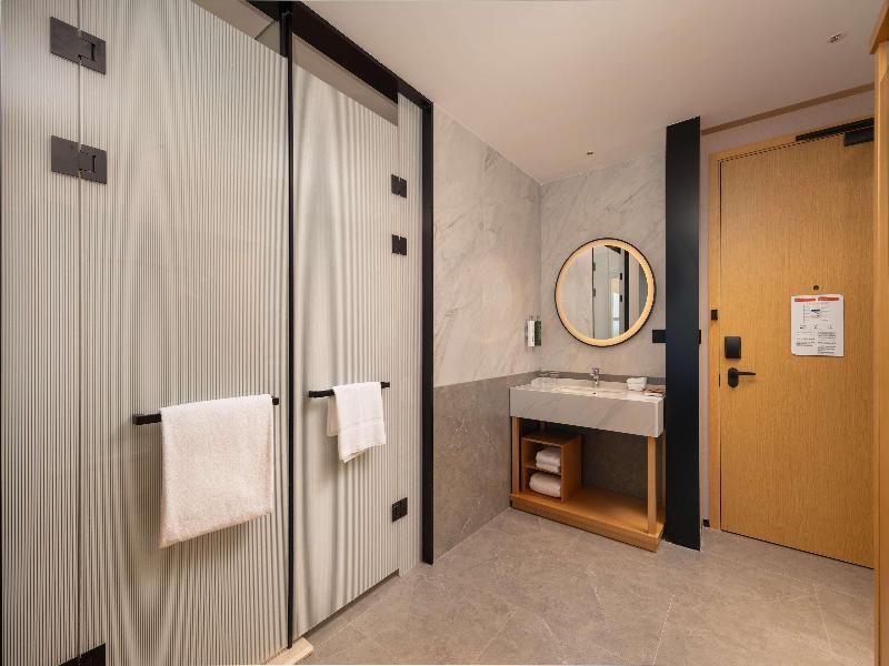 Hilton Garden Inn Danzhou Yangpu image