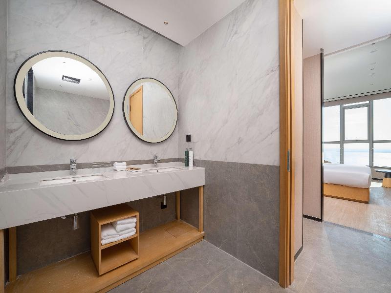 Hilton Garden Inn Danzhou Yangpu — exterior view