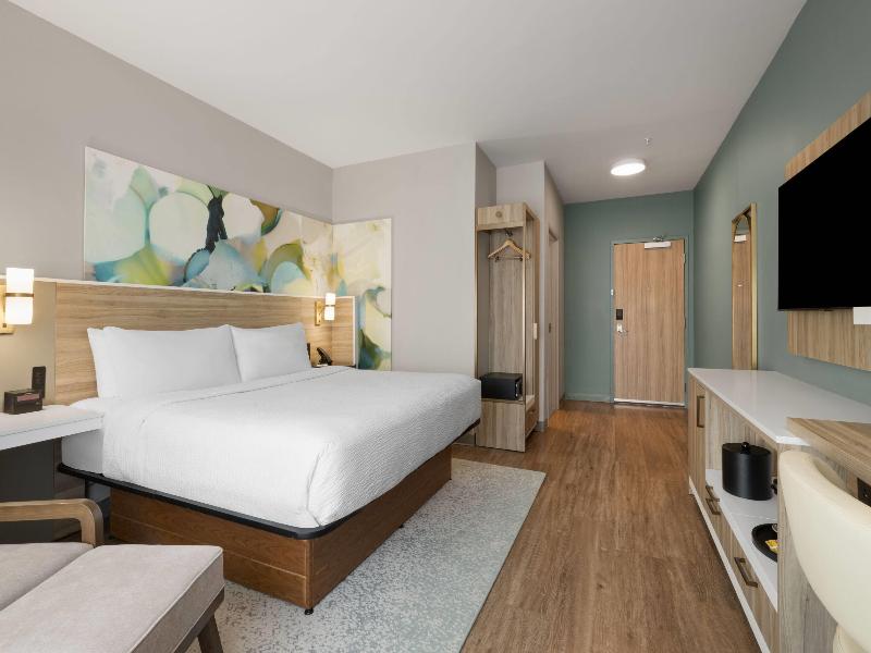 Wyndham Garden Tampa Fairgrounds/Casino image