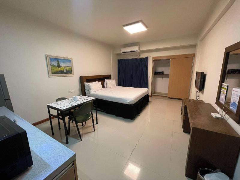 Aimor Condotel near SM City Clark image