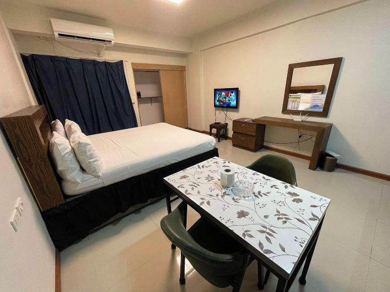 Aimor Condotel near SM City Clark image