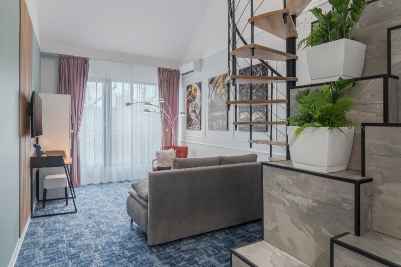 Aria Boutique image