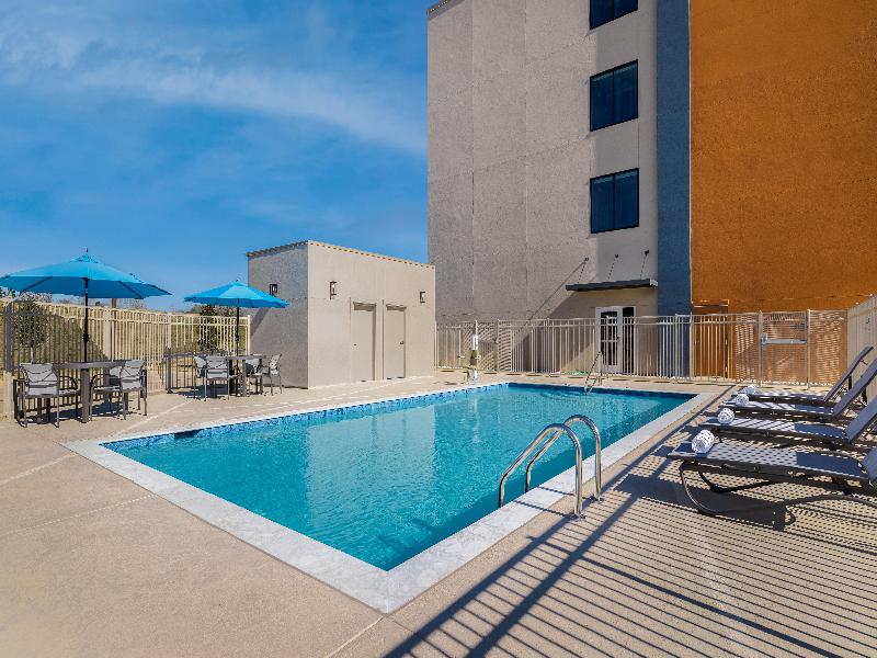 Holiday Inn Express & Suites Nacogdoches Southwest