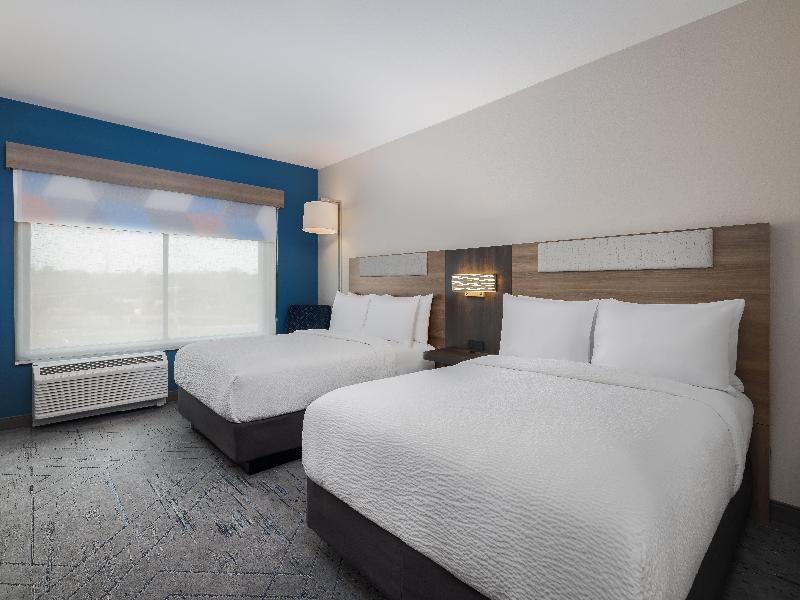DOUBLE Accessible-Two Queen Beds — photo 4