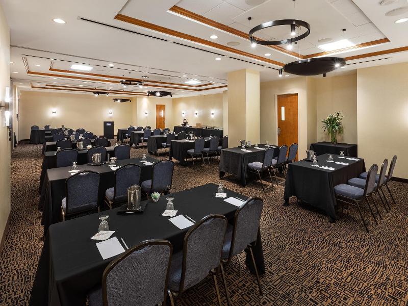 Hilton Garden Inn Montreal Centre-Ville image