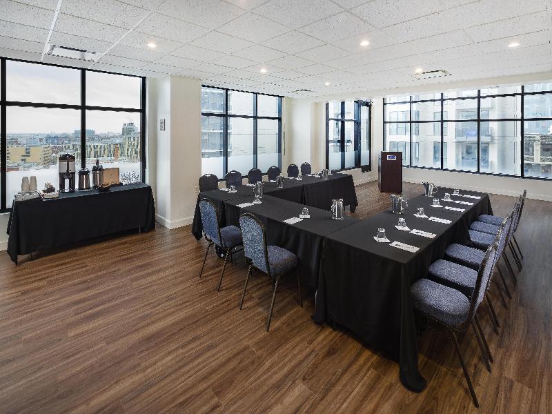 Hilton Garden Inn Montreal Centre-Ville image