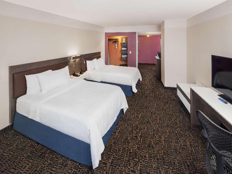 Hilton Garden Inn Montreal Centre-Ville image