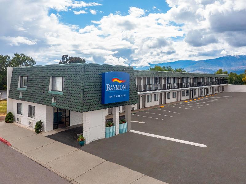 Baymont By Wyndham Susanville — exterior view