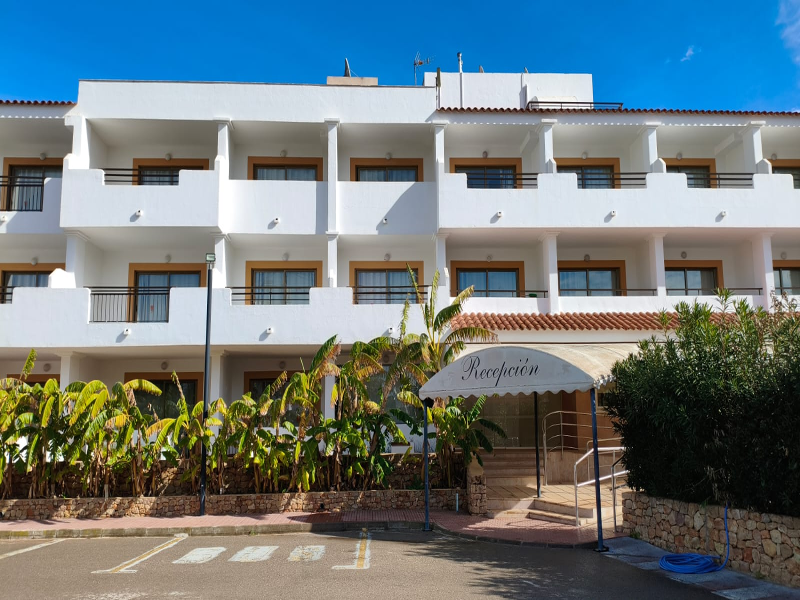 Invisa Aparthotel Casa Luis — exterior view