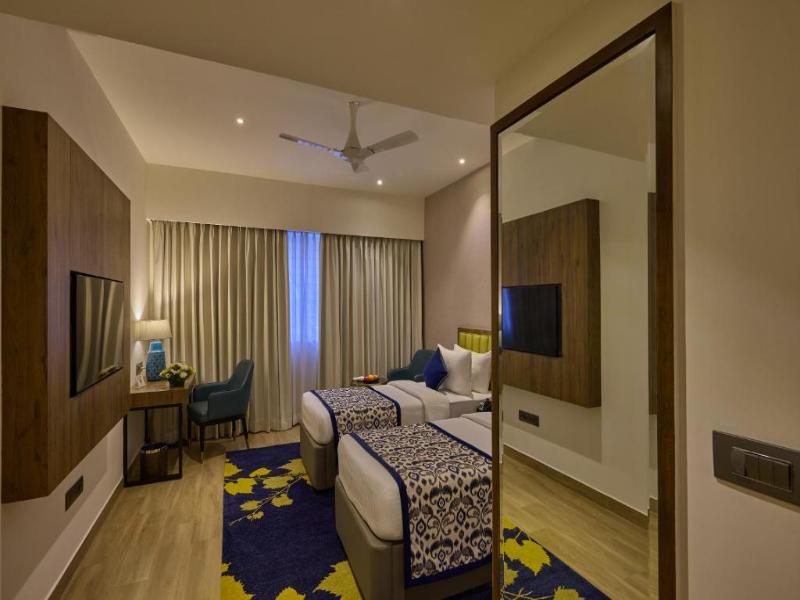 room detail thumbnail 1