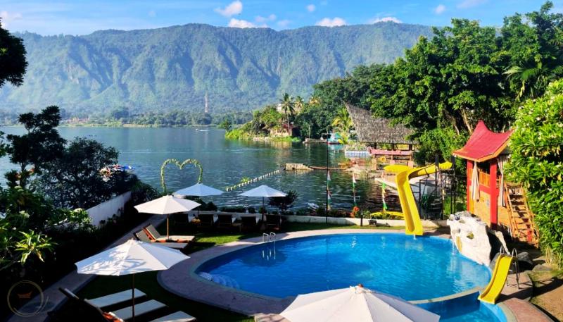 Zoes Paradise Waterfront Hotel image