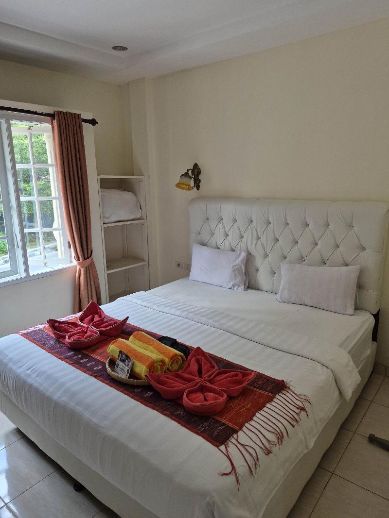 Zoes Paradise Waterfront Hotel image