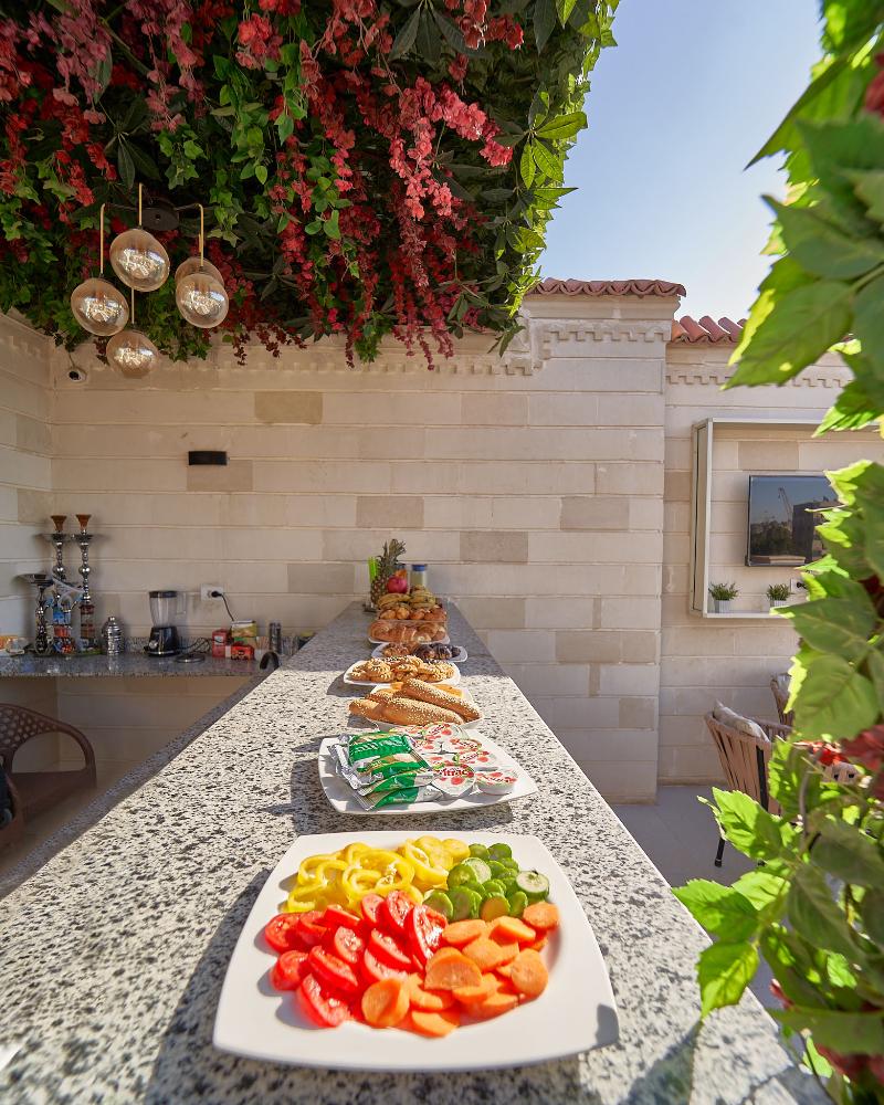 Ra Palace  Pyramids View