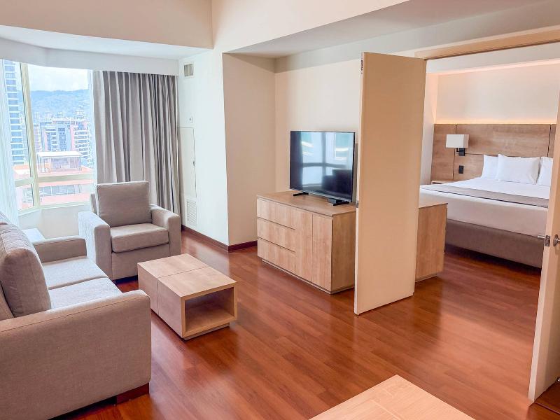 Clarion Suites Guatemala City image