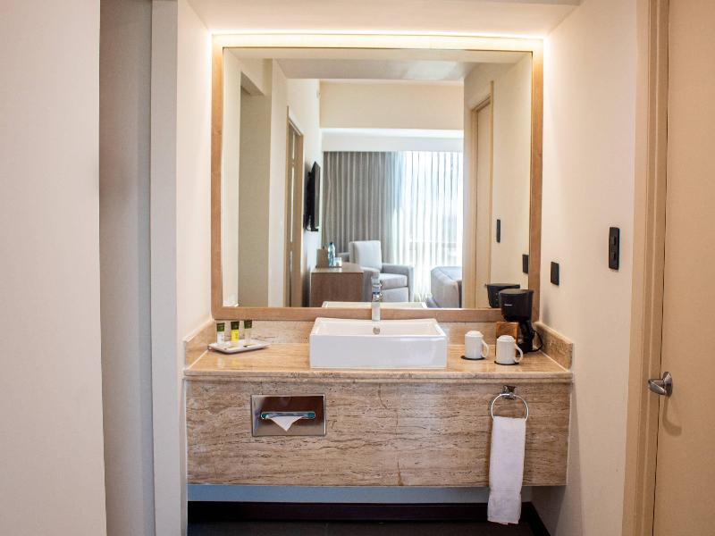 Clarion Suites Guatemala City image