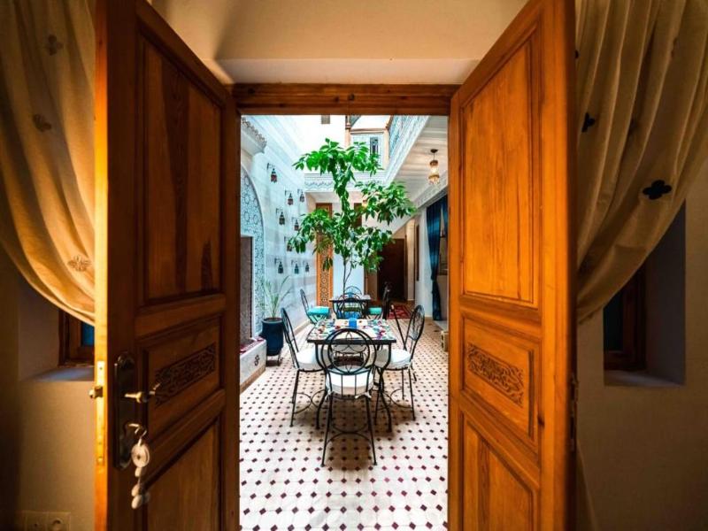 Riad Kiyanjana image