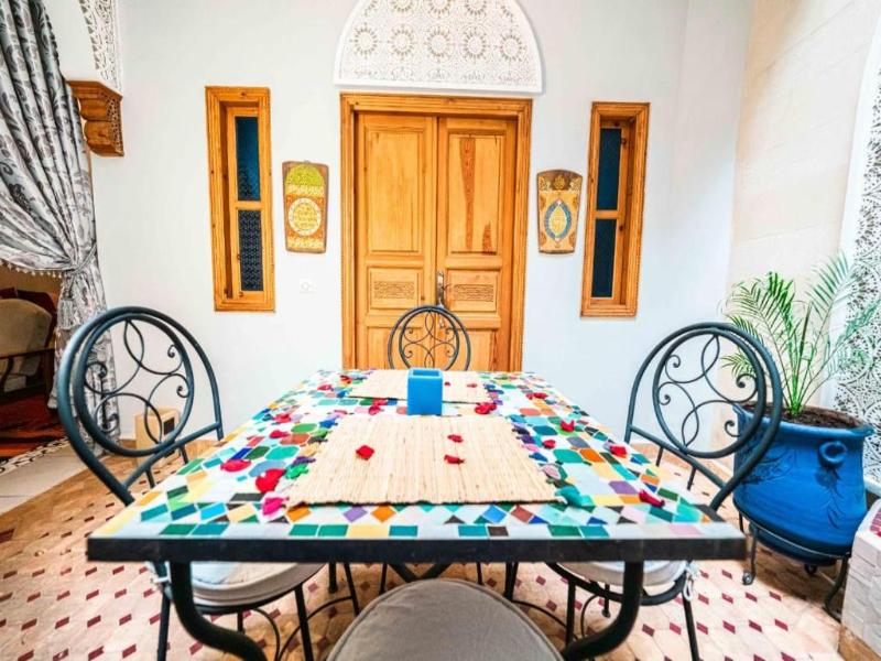 Riad Kiyanjana image
