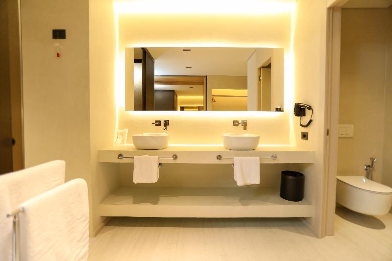 Sol Boutique Hotel image