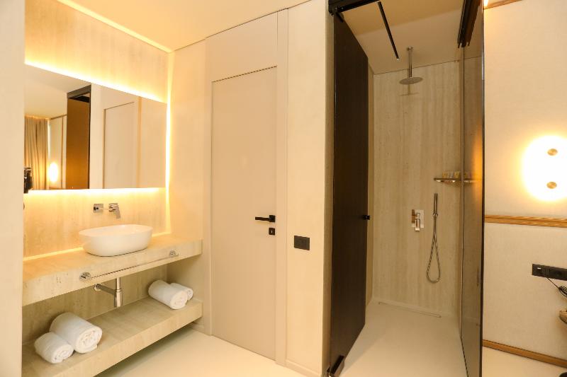 Sol Boutique Hotel image