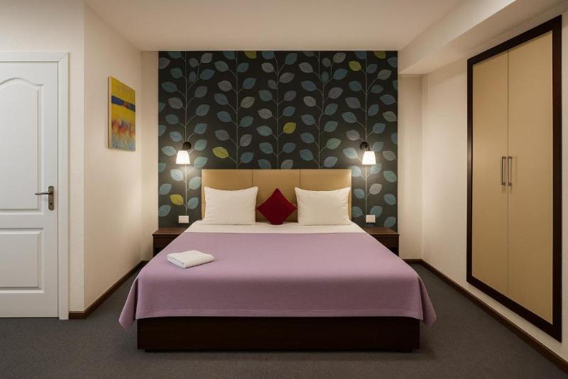 Garden Inn By Nhg