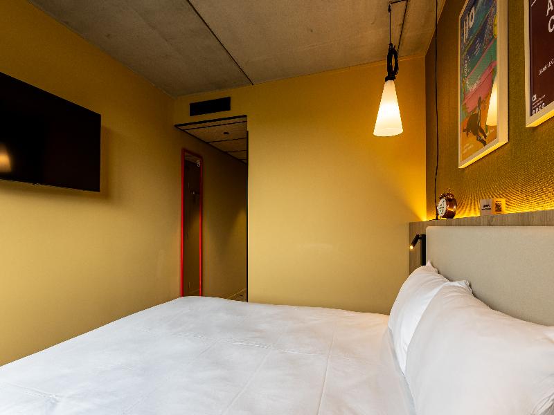 Greet Hotel Reims Tinqueux image