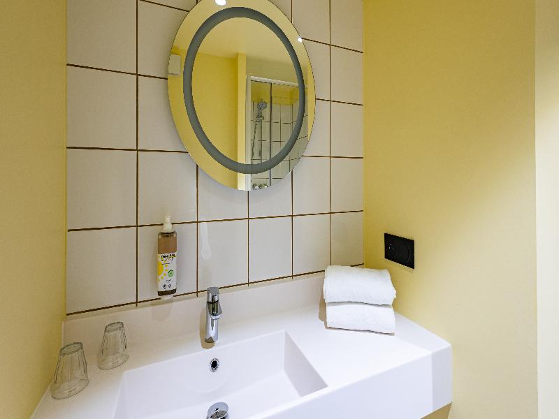 Greet Hotel Reims Tinqueux image