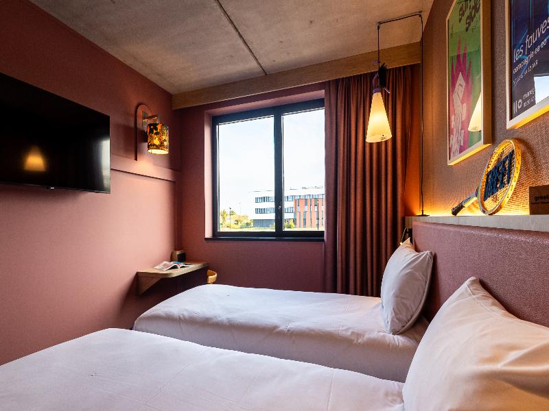 Greet Hotel Reims Tinqueux image