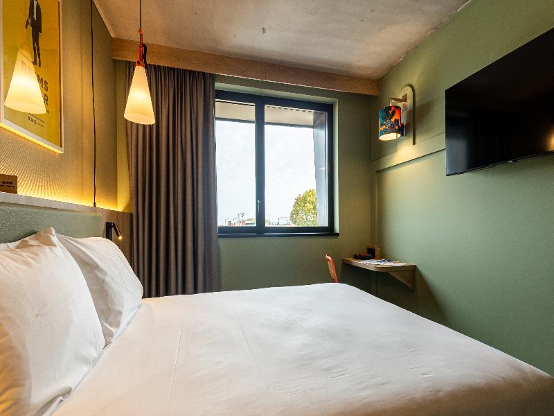 Greet Hotel Reims Tinqueux image